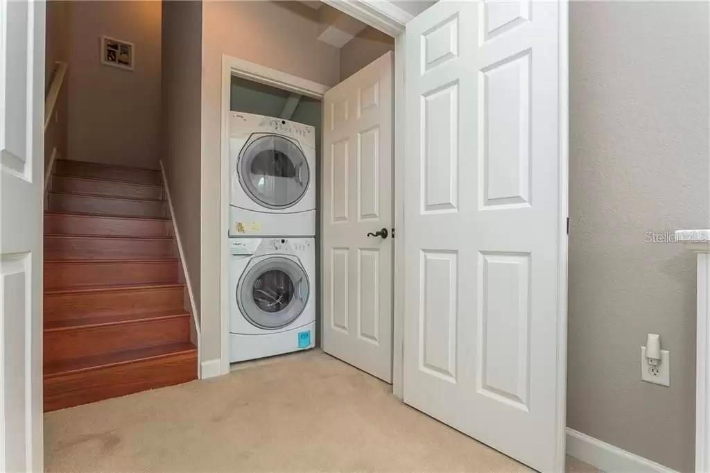 出租: $3,250 (3 贝兹, 2 浴室, 1983 平方英尺)