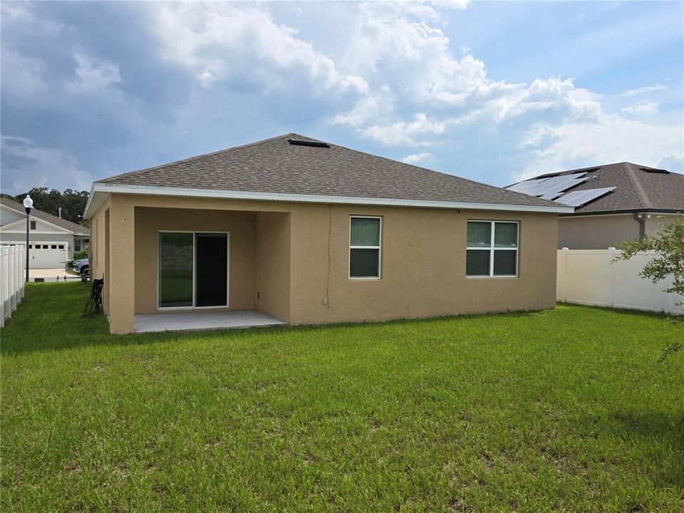 Active With Contract: $294,900 (3 beds, 2 baths, 1607 Square Feet)