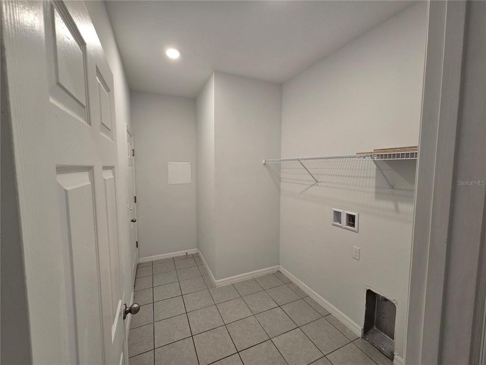 Active With Contract: $294,900 (3 beds, 2 baths, 1607 Square Feet)