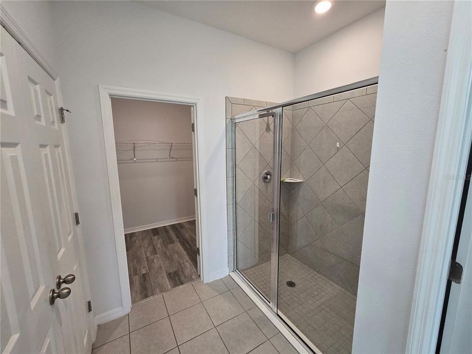 Active With Contract: $294,900 (3 beds, 2 baths, 1607 Square Feet)