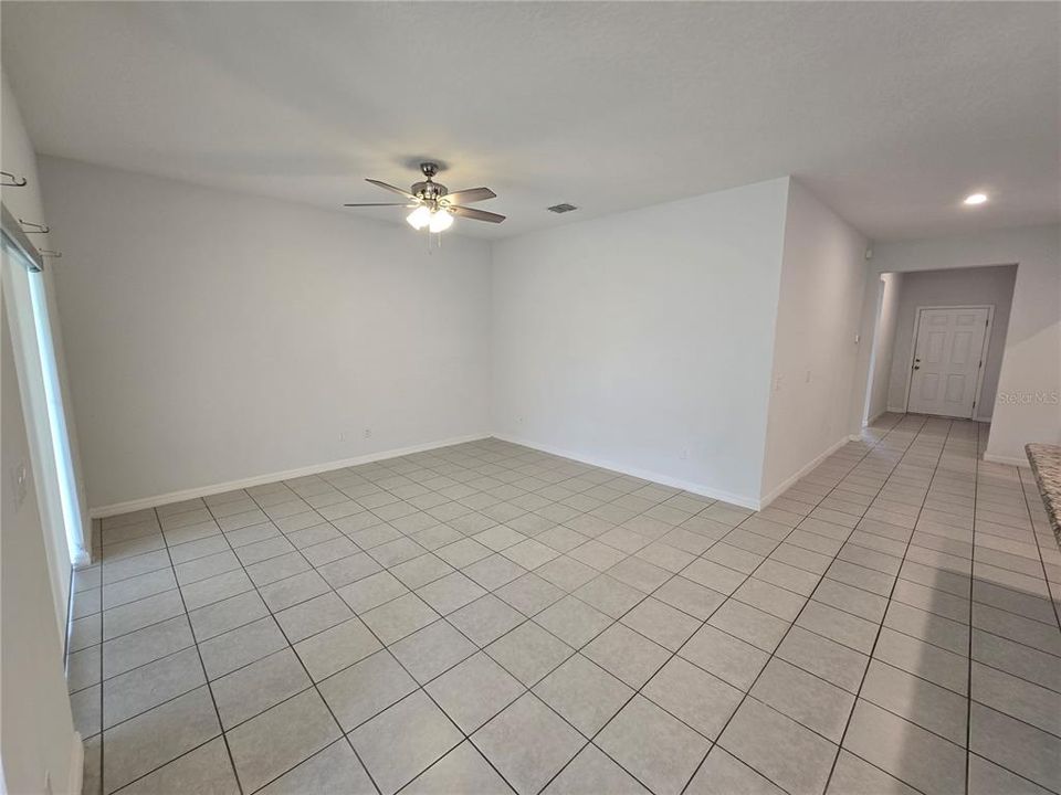 Active With Contract: $294,900 (3 beds, 2 baths, 1607 Square Feet)