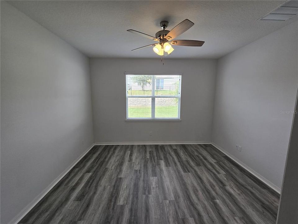 Active With Contract: $294,900 (3 beds, 2 baths, 1607 Square Feet)