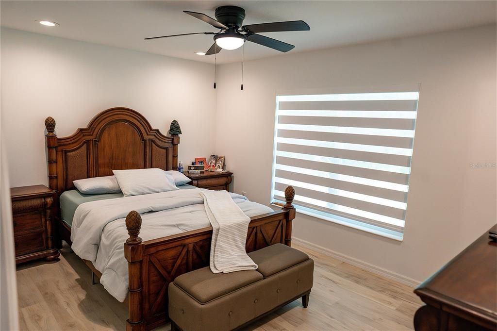 待售: $240,000 (3 贝兹, 2 浴室, 1231 平方英尺)