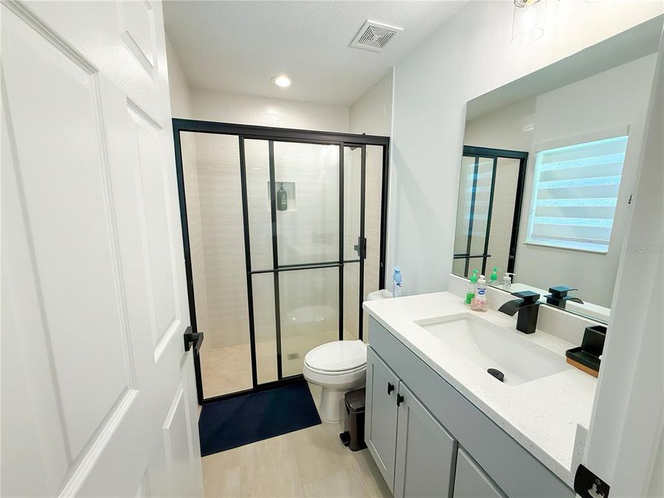 待售: $240,000 (3 贝兹, 2 浴室, 1231 平方英尺)