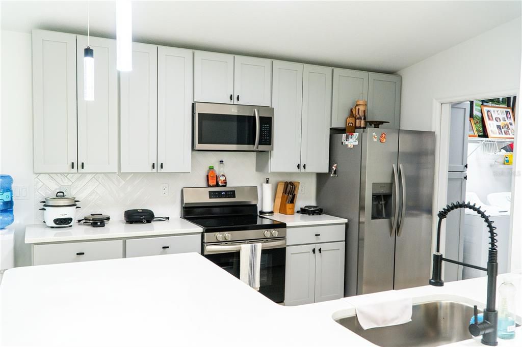 待售: $240,000 (3 贝兹, 2 浴室, 1231 平方英尺)