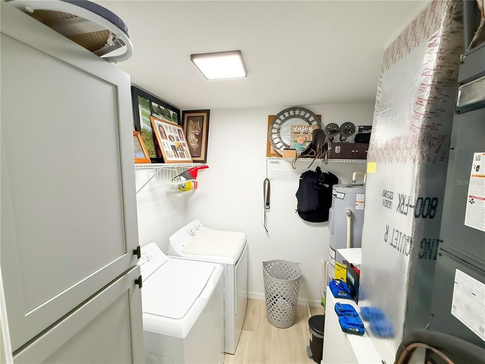 待售: $240,000 (3 贝兹, 2 浴室, 1231 平方英尺)