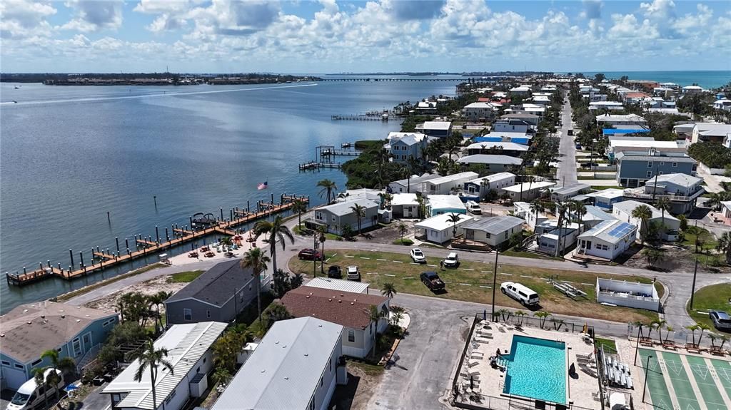 For Sale: $289,000 (1 beds, 1 baths, 320 Square Feet)