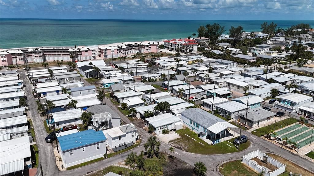 For Sale: $289,000 (1 beds, 1 baths, 320 Square Feet)