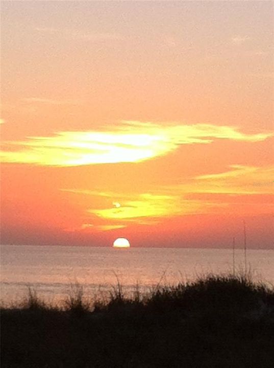 For Sale: $289,000 (1 beds, 1 baths, 320 Square Feet)