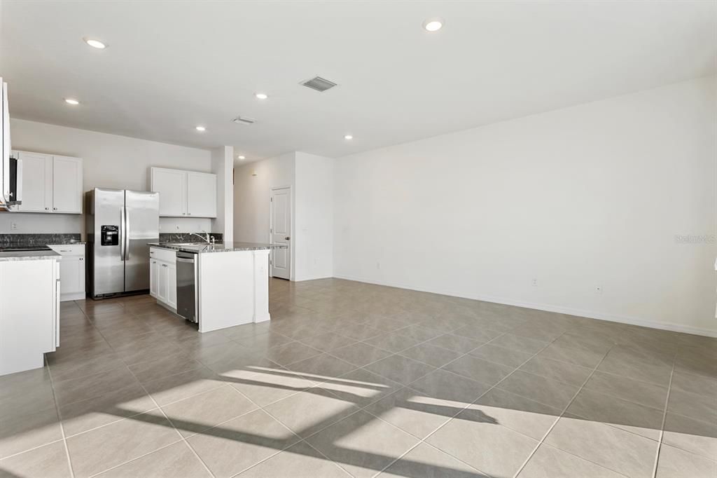 Под контрактом: $289,000 (3 спален, 2 ванн, 1758 Квадратных фут)