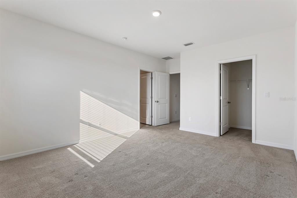 Под контрактом: $289,000 (3 спален, 2 ванн, 1758 Квадратных фут)