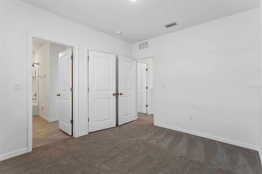 Под контрактом: $289,000 (3 спален, 2 ванн, 1758 Квадратных фут)