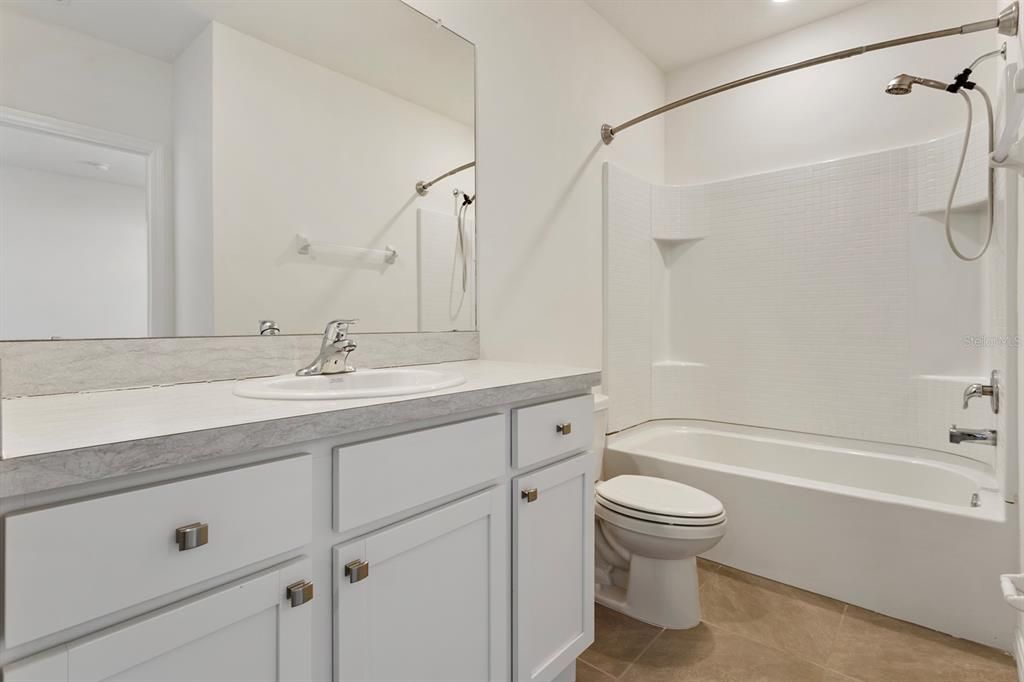 Под контрактом: $289,000 (3 спален, 2 ванн, 1758 Квадратных фут)