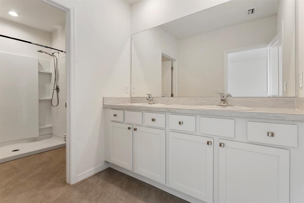 Под контрактом: $289,000 (3 спален, 2 ванн, 1758 Квадратных фут)