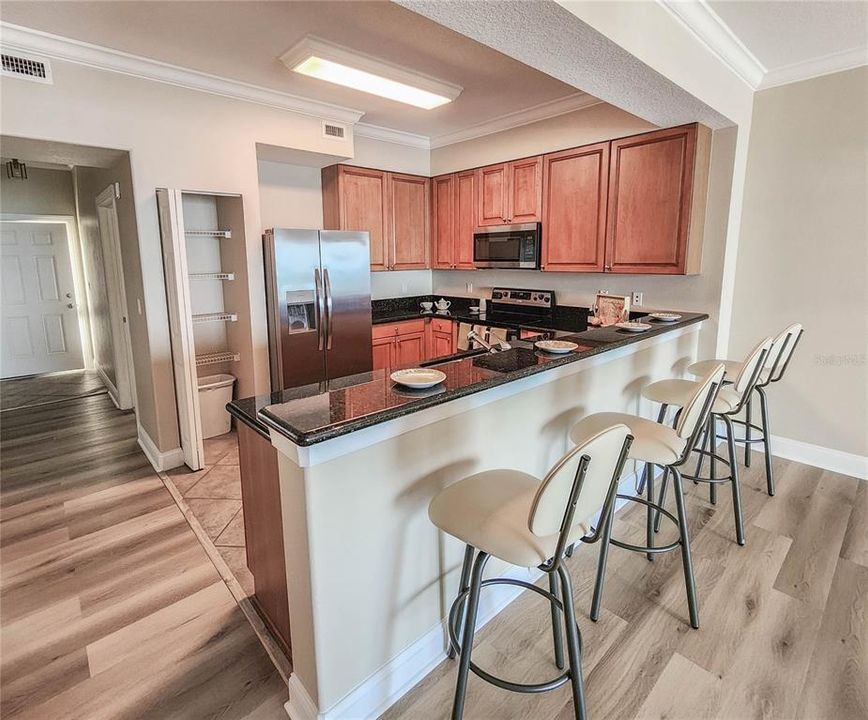 For Sale: $565,000 (2 beds, 2 baths, 1455 Square Feet)