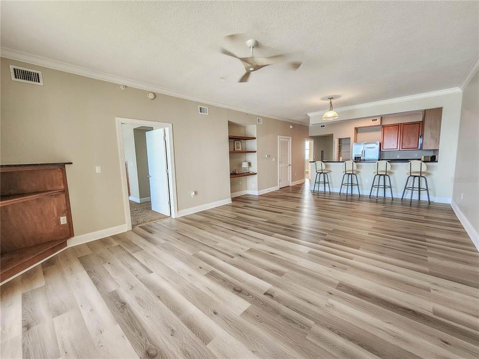 For Sale: $565,000 (2 beds, 2 baths, 1455 Square Feet)