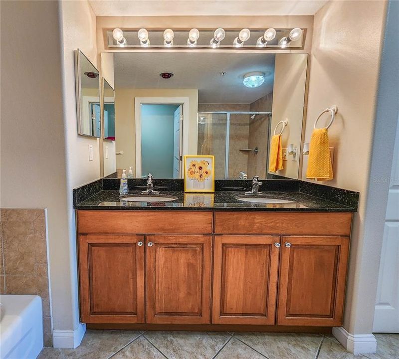 For Sale: $565,000 (2 beds, 2 baths, 1455 Square Feet)