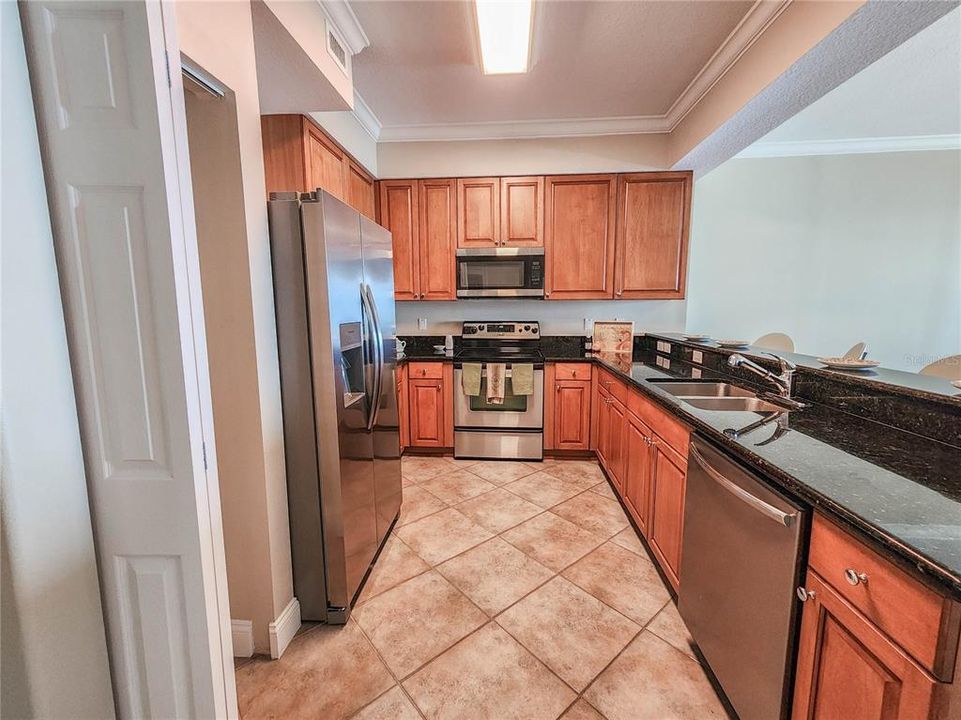 For Sale: $565,000 (2 beds, 2 baths, 1455 Square Feet)