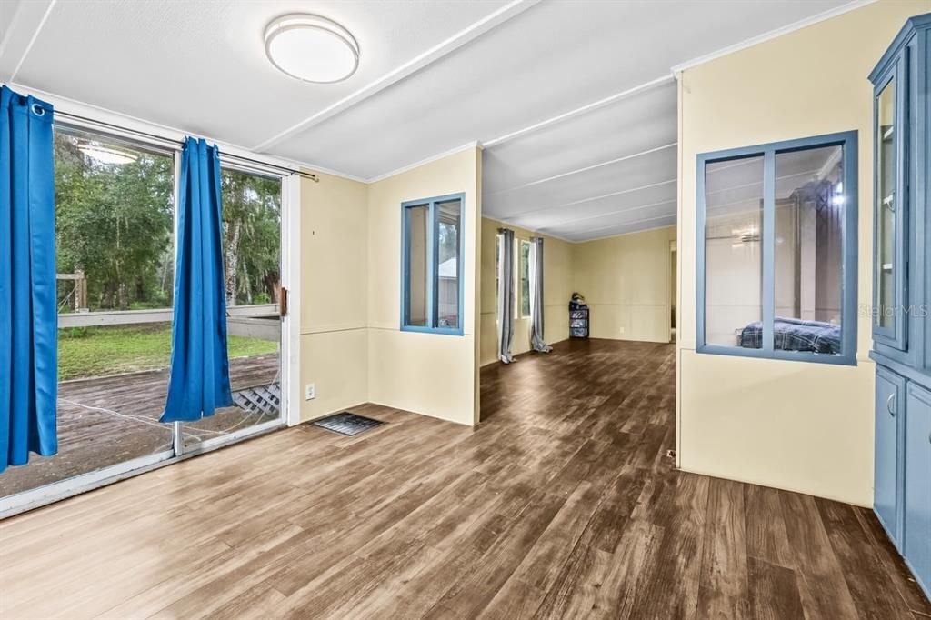 На продажу: $310,000 (3 спален, 2 ванн, 2052 Квадратных фут)