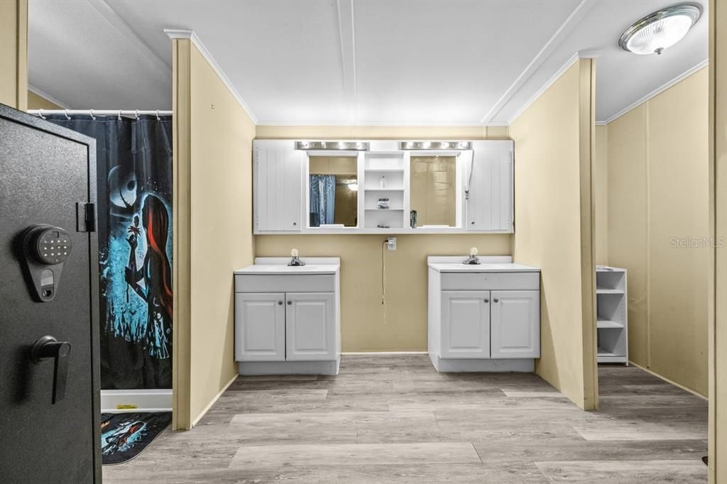 На продажу: $310,000 (3 спален, 2 ванн, 2052 Квадратных фут)