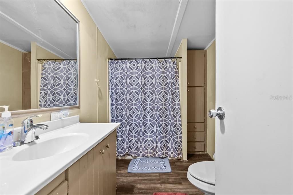 На продажу: $310,000 (3 спален, 2 ванн, 2052 Квадратных фут)