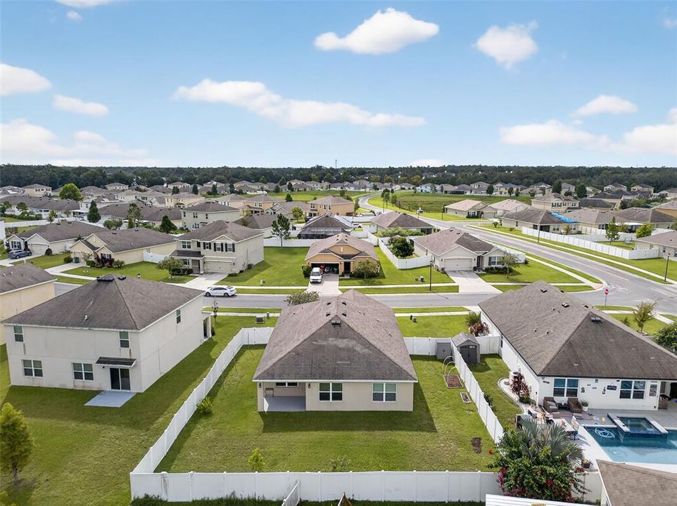 合同活跃: $319,900 (3 贝兹, 2 浴室, 1690 平方英尺)