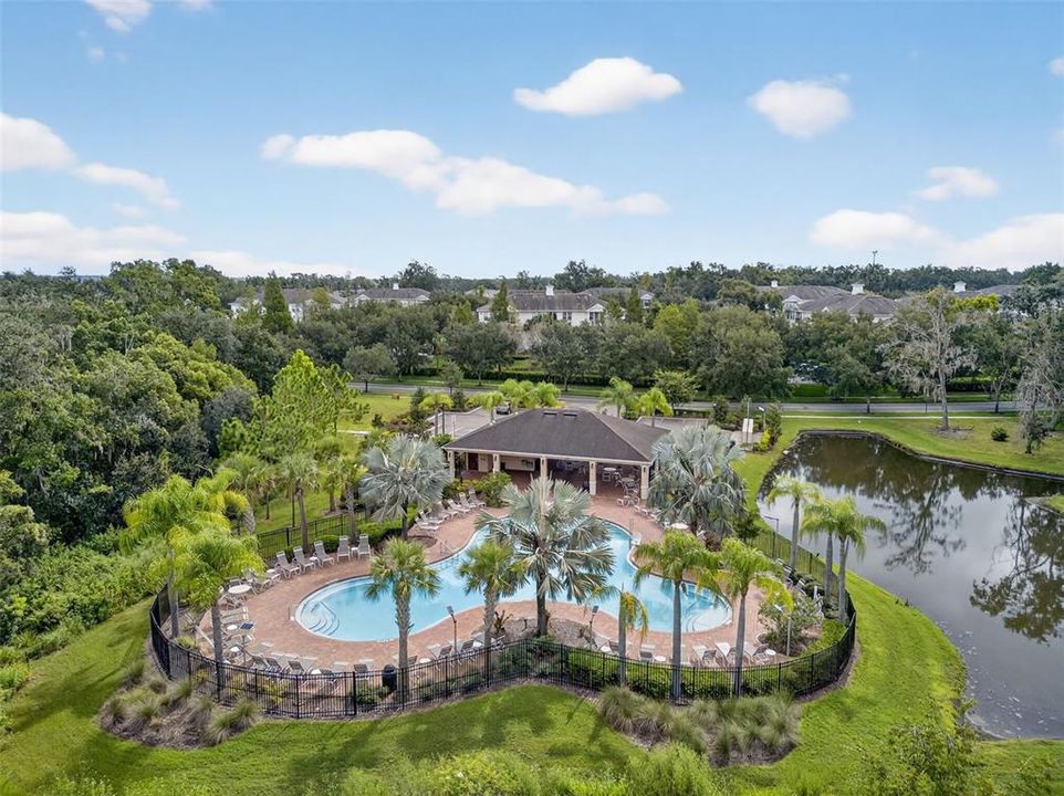 合同活跃: $319,900 (3 贝兹, 2 浴室, 1690 平方英尺)