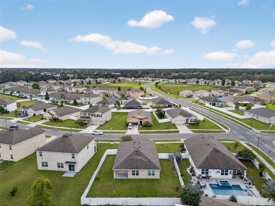 合同活跃: $319,900 (3 贝兹, 2 浴室, 1690 平方英尺)