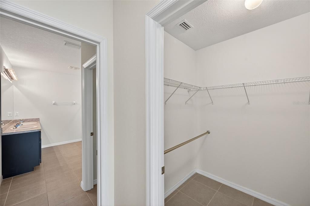 合同活跃: $319,900 (3 贝兹, 2 浴室, 1690 平方英尺)