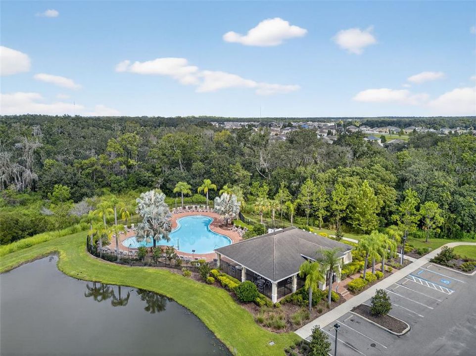 合同活跃: $319,900 (3 贝兹, 2 浴室, 1690 平方英尺)