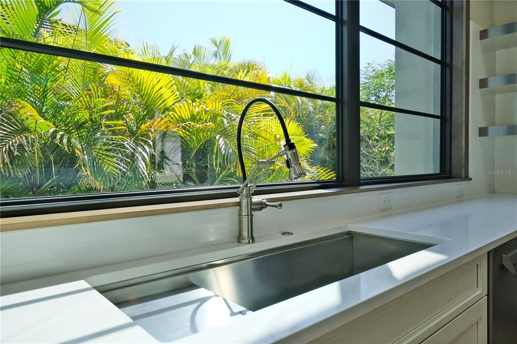 For Sale: $4,950,000 (3 beds, 4 baths, 4661 Square Feet)