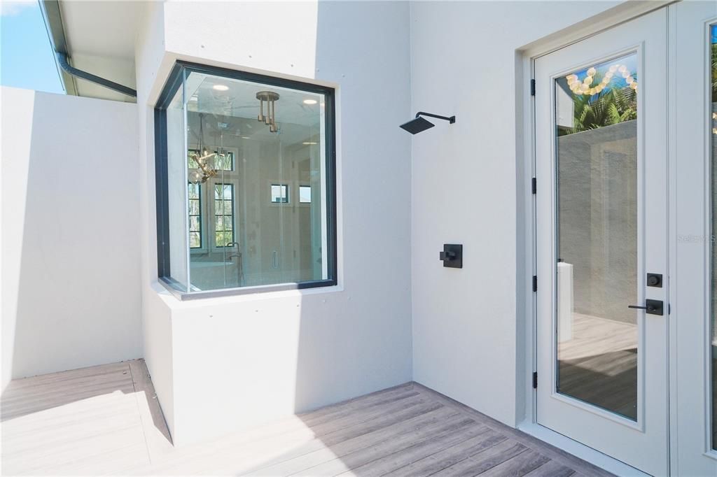 For Sale: $4,950,000 (3 beds, 4 baths, 4661 Square Feet)