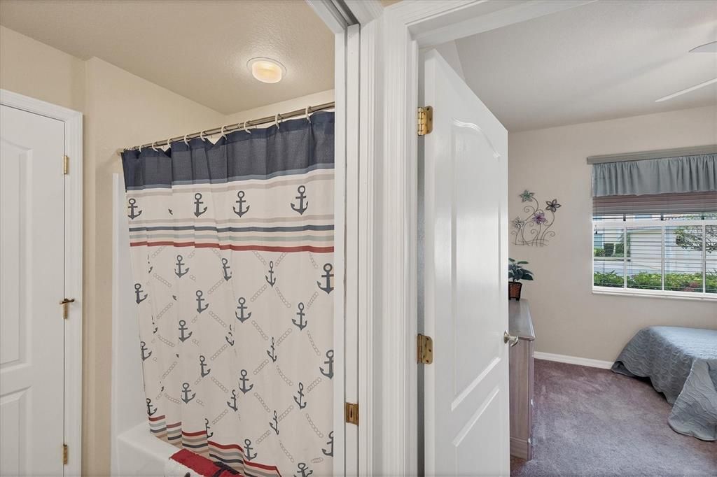 待售: $294,000 (3 贝兹, 2 浴室, 1383 平方英尺)