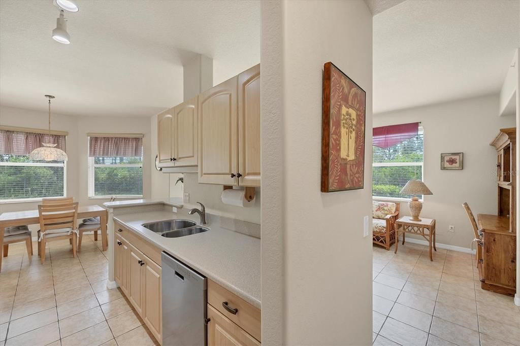 待售: $294,000 (3 贝兹, 2 浴室, 1383 平方英尺)