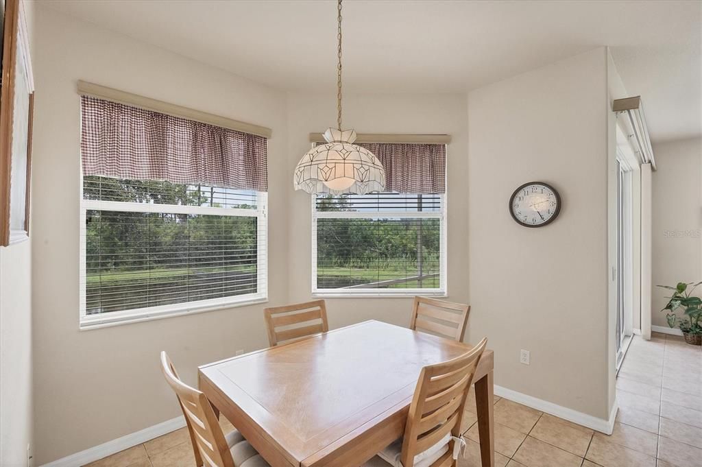 待售: $294,000 (3 贝兹, 2 浴室, 1383 平方英尺)