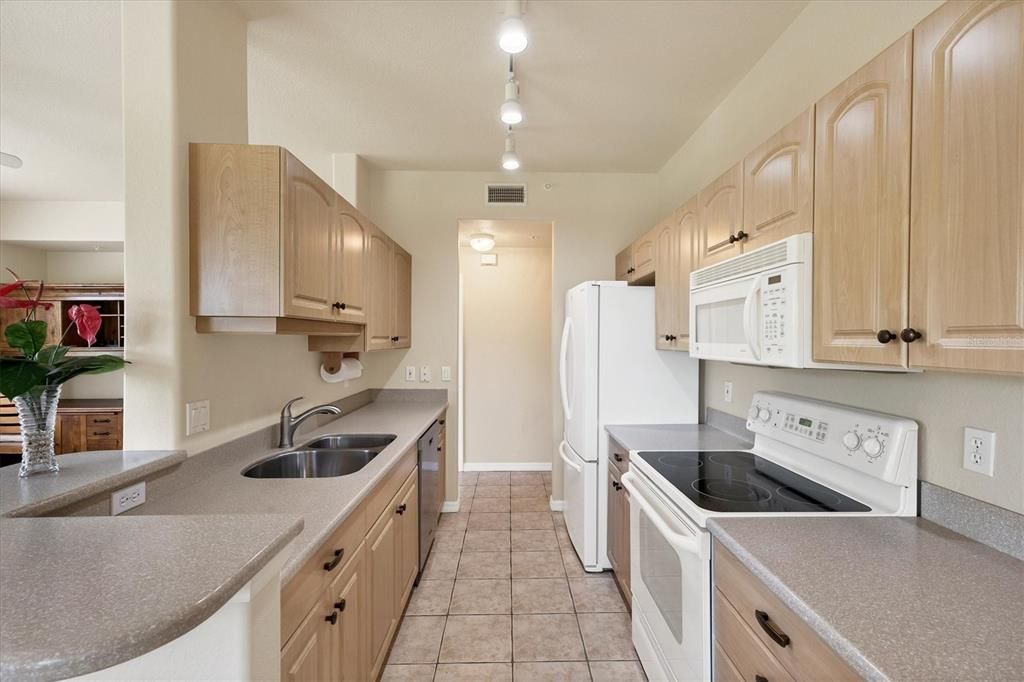 待售: $294,000 (3 贝兹, 2 浴室, 1383 平方英尺)