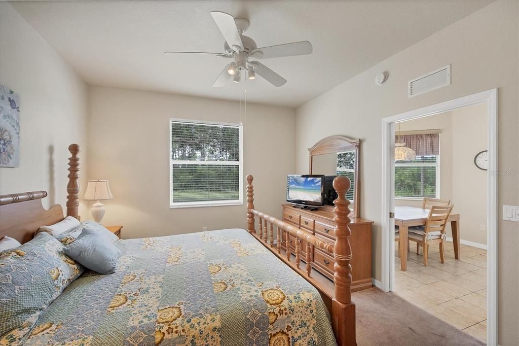 待售: $294,000 (3 贝兹, 2 浴室, 1383 平方英尺)