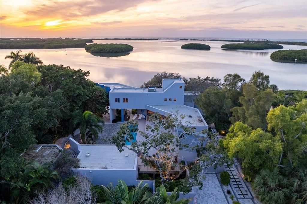 合同活跃: $4,795,000 (0.81 acres)