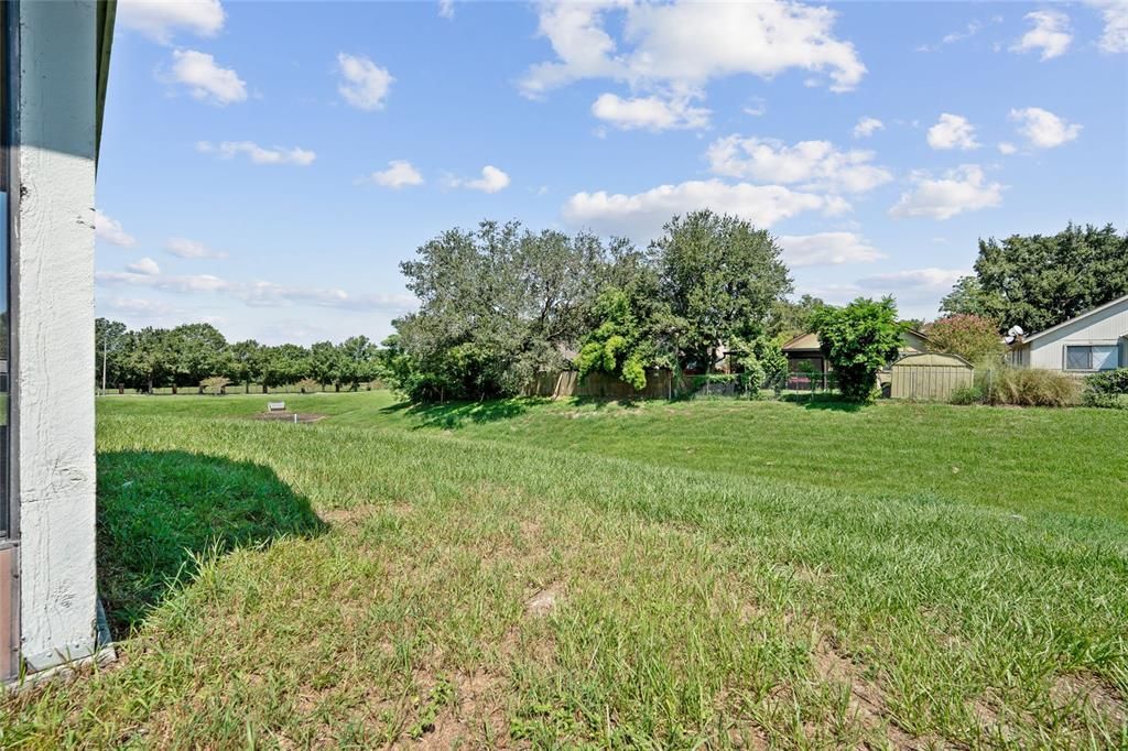 合同活跃: $235,000 (2 贝兹, 2 浴室, 975 平方英尺)