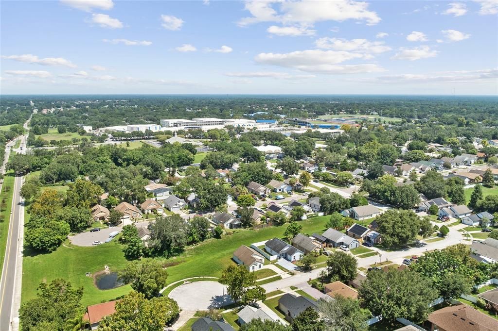 合同活跃: $235,000 (2 贝兹, 2 浴室, 975 平方英尺)