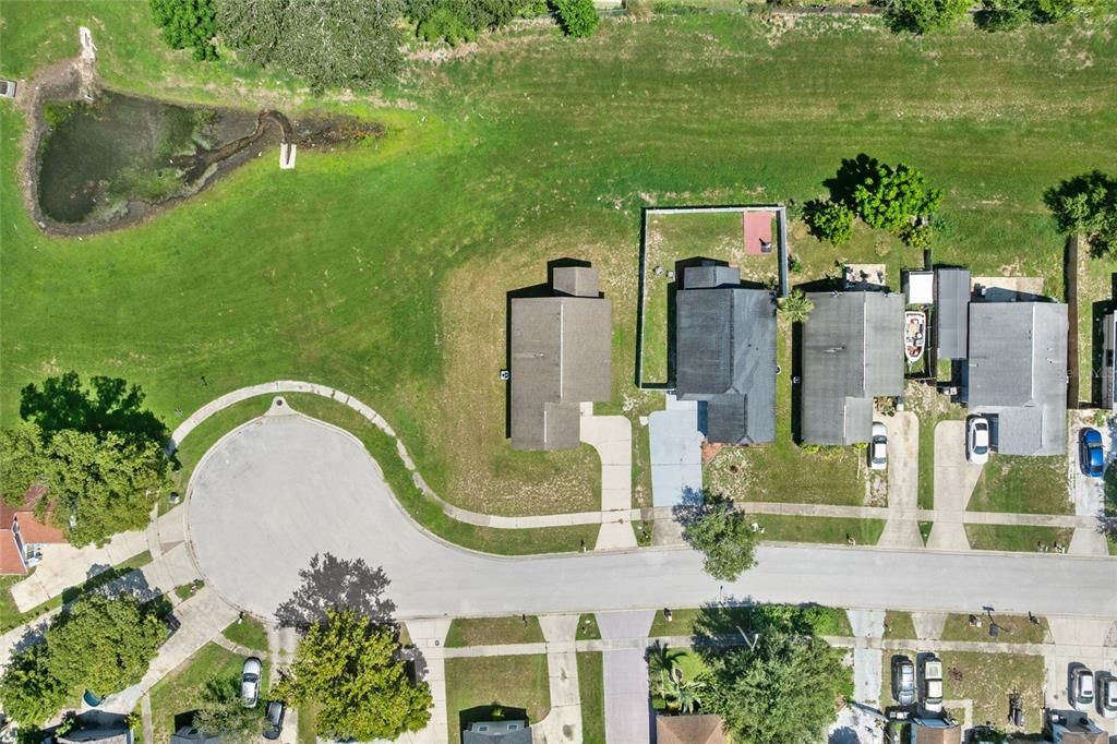 合同活跃: $235,000 (2 贝兹, 2 浴室, 975 平方英尺)