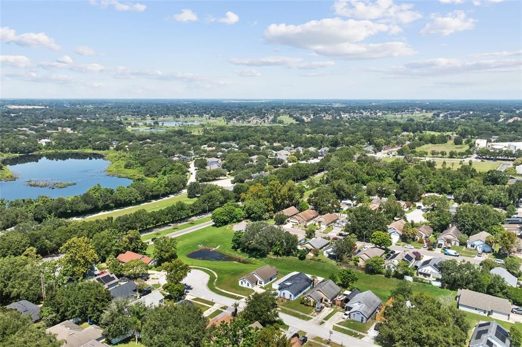 合同活跃: $235,000 (2 贝兹, 2 浴室, 975 平方英尺)