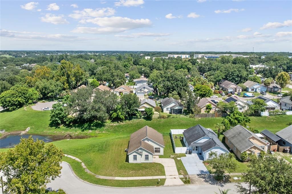 合同活跃: $235,000 (2 贝兹, 2 浴室, 975 平方英尺)