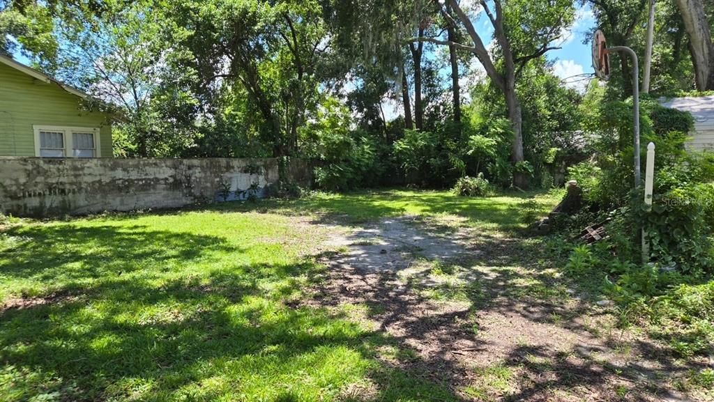 Под контрактом: $157,999 (0.15 acres)