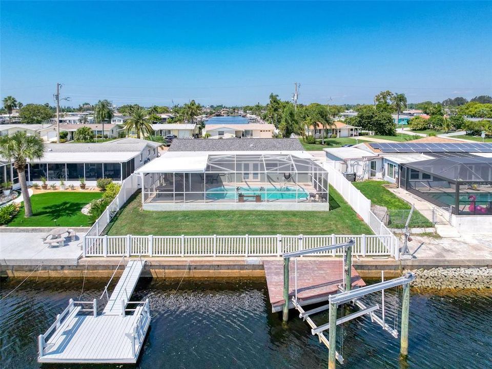 合同活跃: $470,000 (2 贝兹, 2 浴室, 1326 平方英尺)