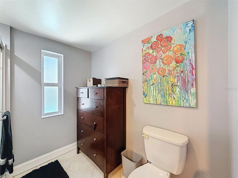 合同活跃: $470,000 (2 贝兹, 2 浴室, 1326 平方英尺)