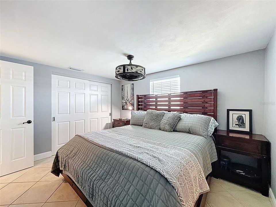 合同活跃: $470,000 (2 贝兹, 2 浴室, 1326 平方英尺)