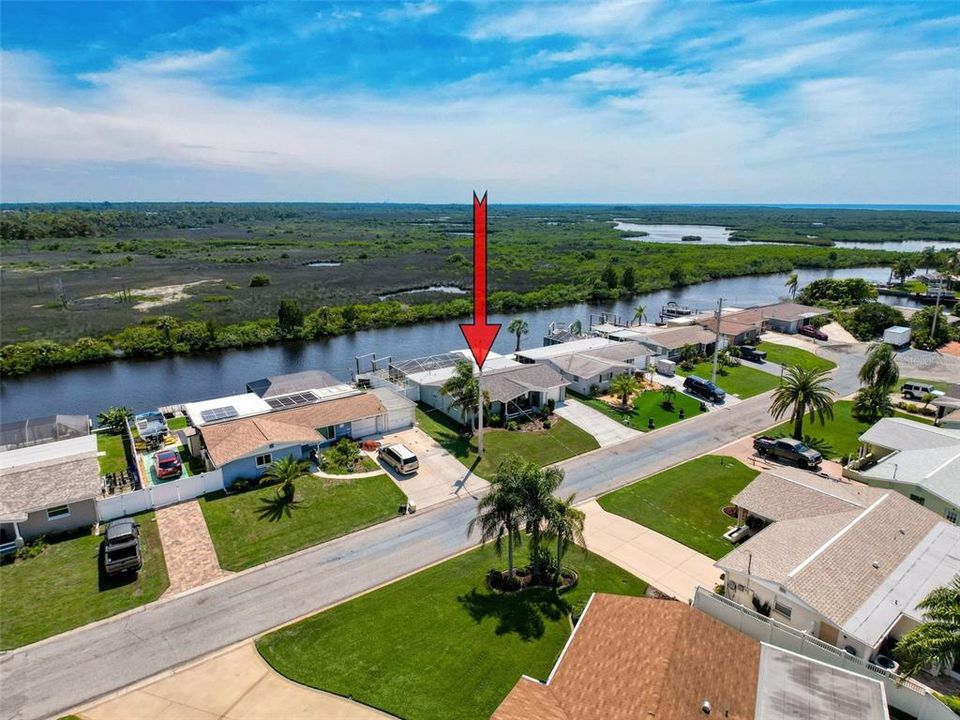 合同活跃: $470,000 (2 贝兹, 2 浴室, 1326 平方英尺)