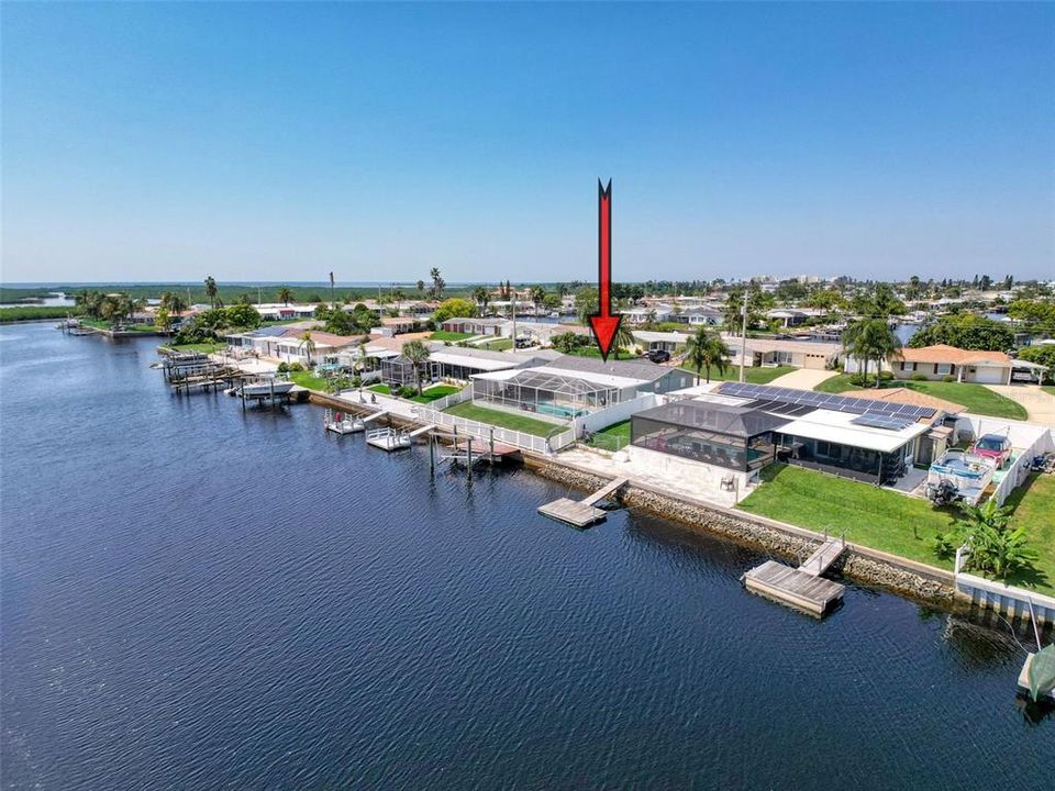 合同活跃: $470,000 (2 贝兹, 2 浴室, 1326 平方英尺)