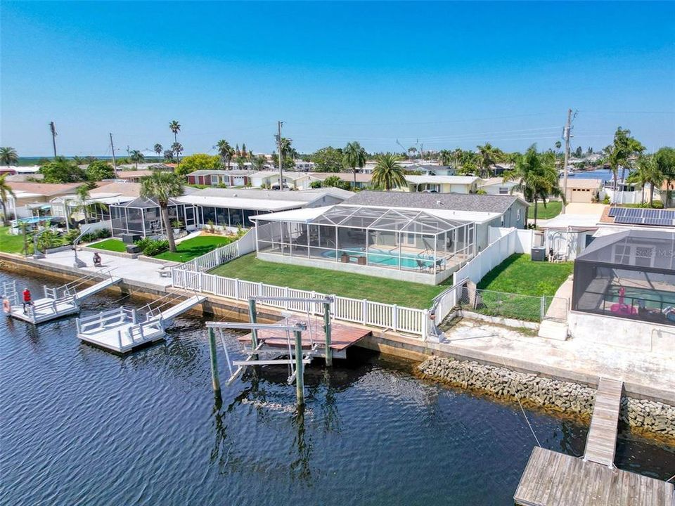 合同活跃: $470,000 (2 贝兹, 2 浴室, 1326 平方英尺)